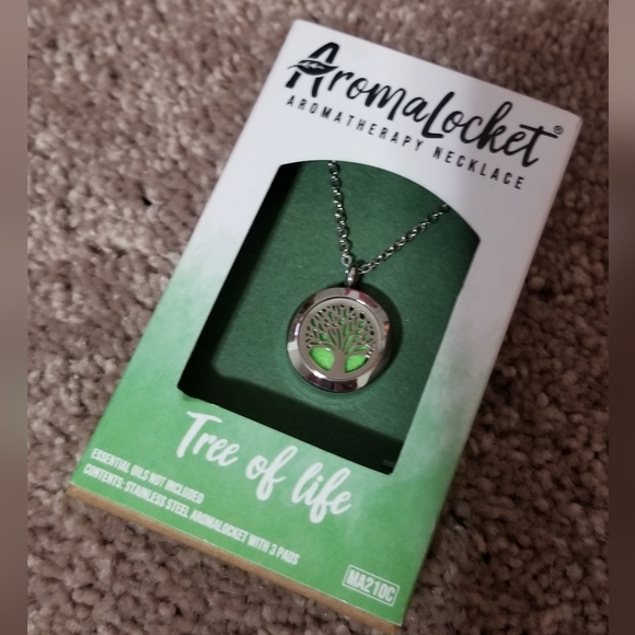 Aromatherapy Necklace - Picture 7 of 7